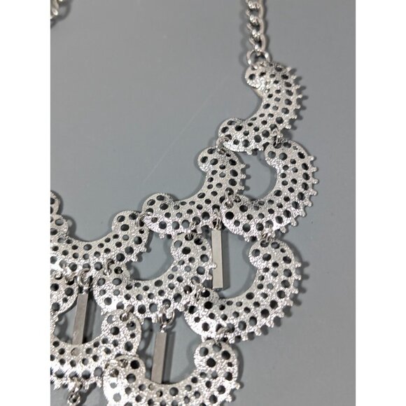 Vintage Sarah Coventry Charisma Neckialce Silver tone Crescent Bib Charm 16" - Picture 5 of 7